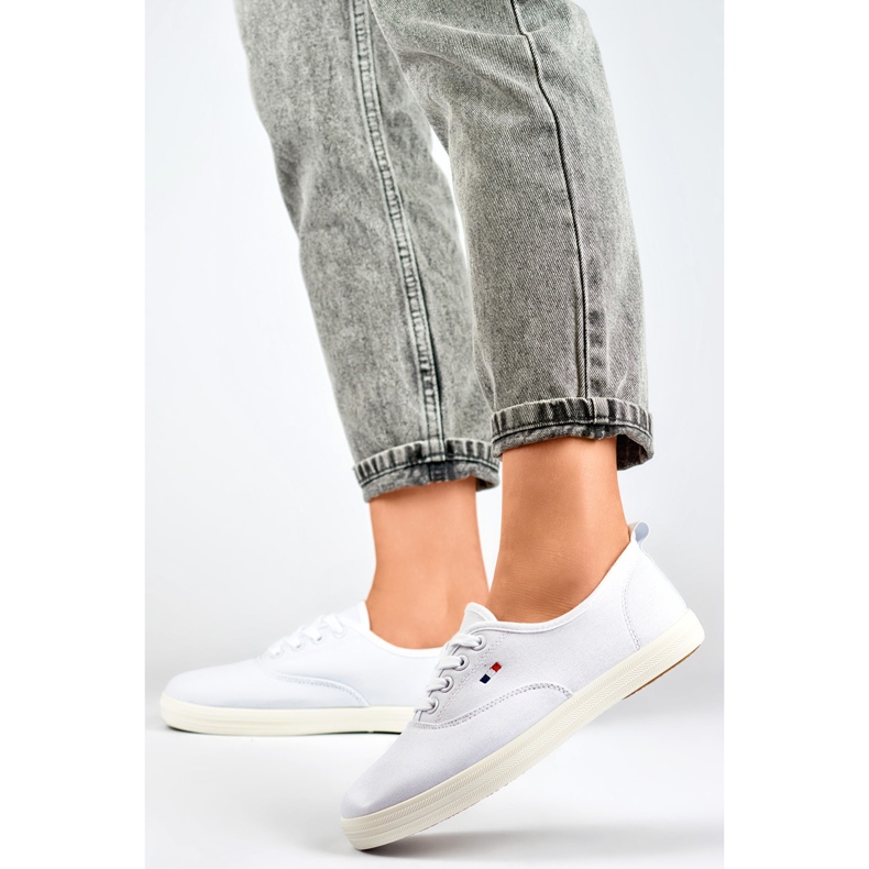 Naisten matalat tennarit HB-6W valkoinen 2