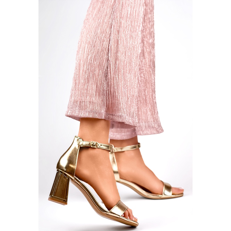 Naisten sandaalit 0696GO kultaa keltainen 1