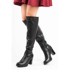 Vinceza Mustat saappaat postauksessa 1