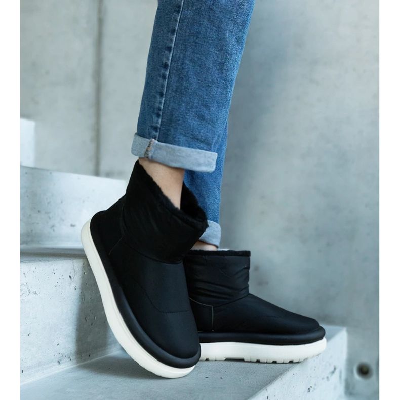 Mustat lämpimät lumisaappaat Cores-alustalla 2