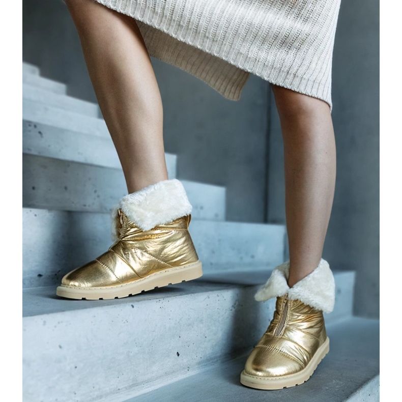 Edidda kullalla eristetyt lumisaappaat kauluksella kultainen 1