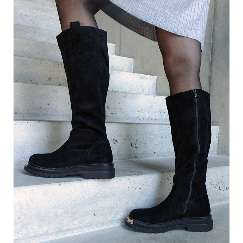 Guilloran mustat saappaat metalliviimeistelyllä 1