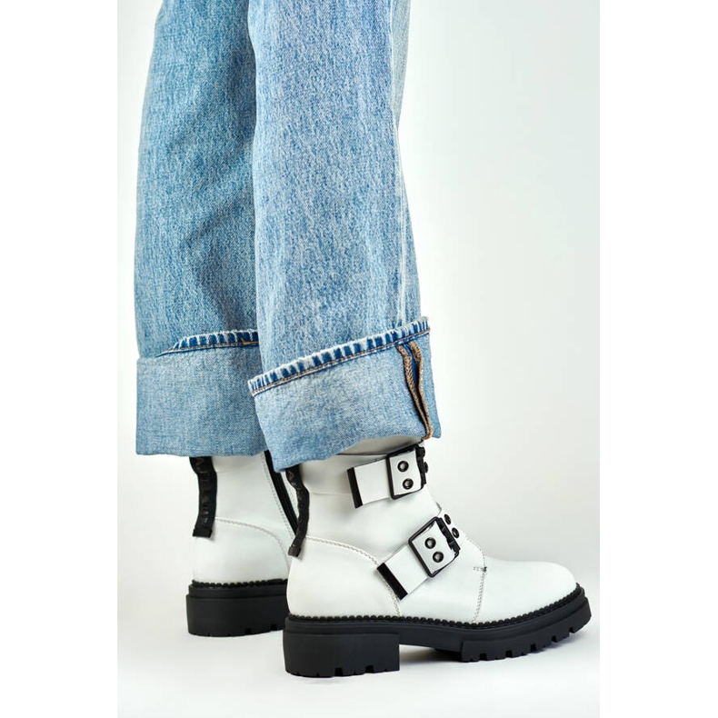 Naisten lakatut työsaappaat soljilla, valkoinen 250007W-PU 2