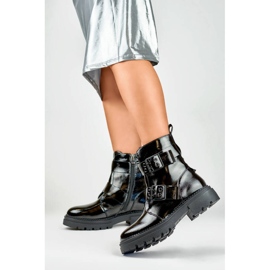 Naisten kiiltonahkaiset nilkkurit soljilla, musta 250007B-LA 2