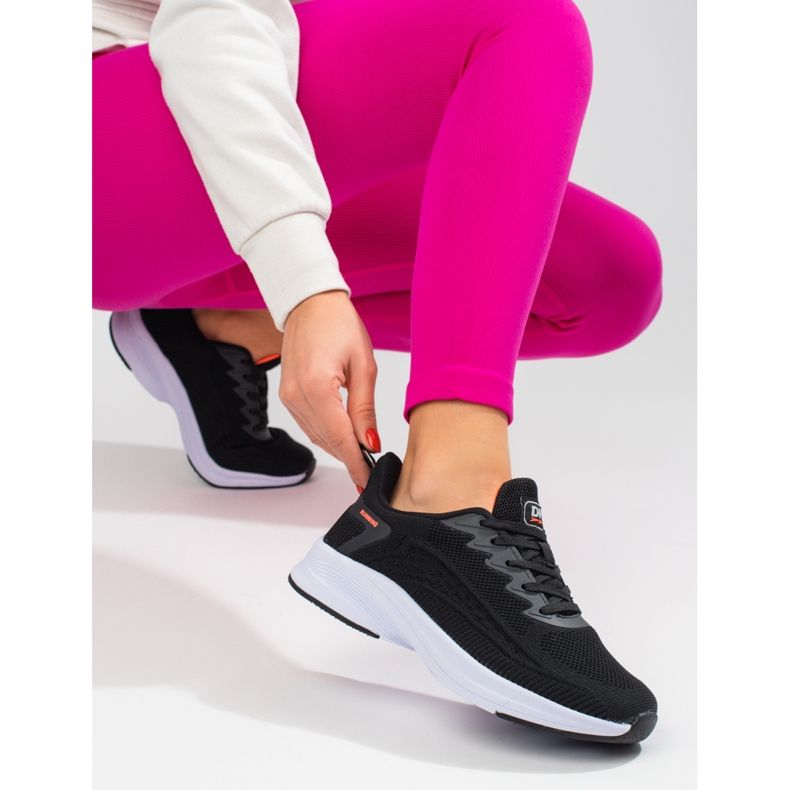 Naisten urheilukengät DK musta 1