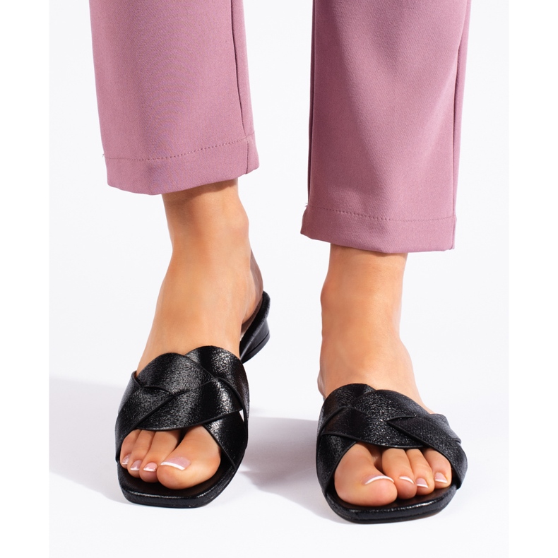 Naisten mustat tossut 1