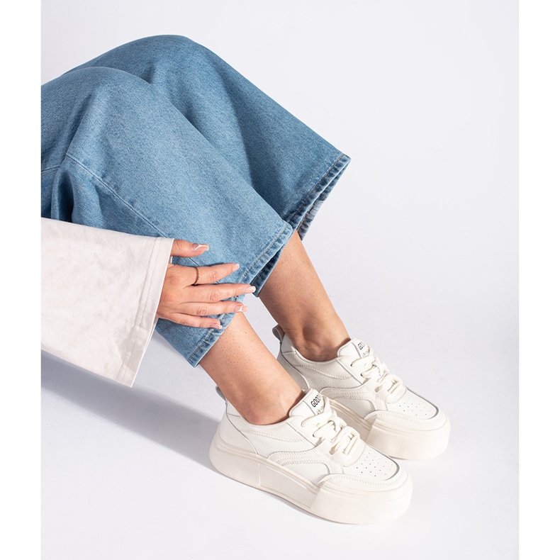 Valkoiset naisten urheilukengät korkealla pohjalla valkoinen 2