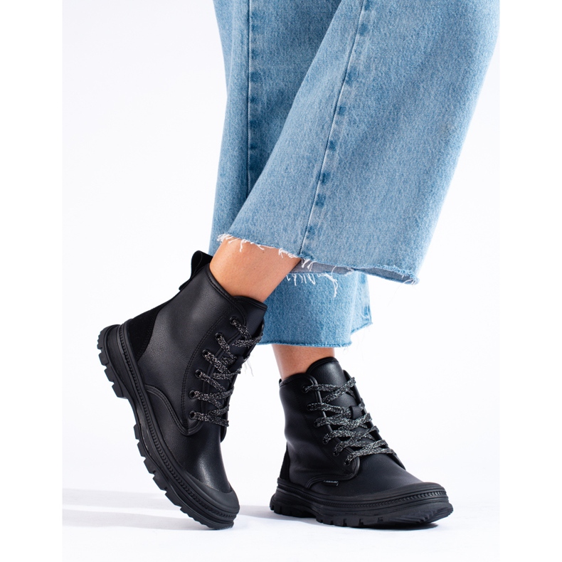 T.Sokolski Ekologisesta nahasta valmistetut Sokolski-nauhoitettavat naisten saappaat musta 2