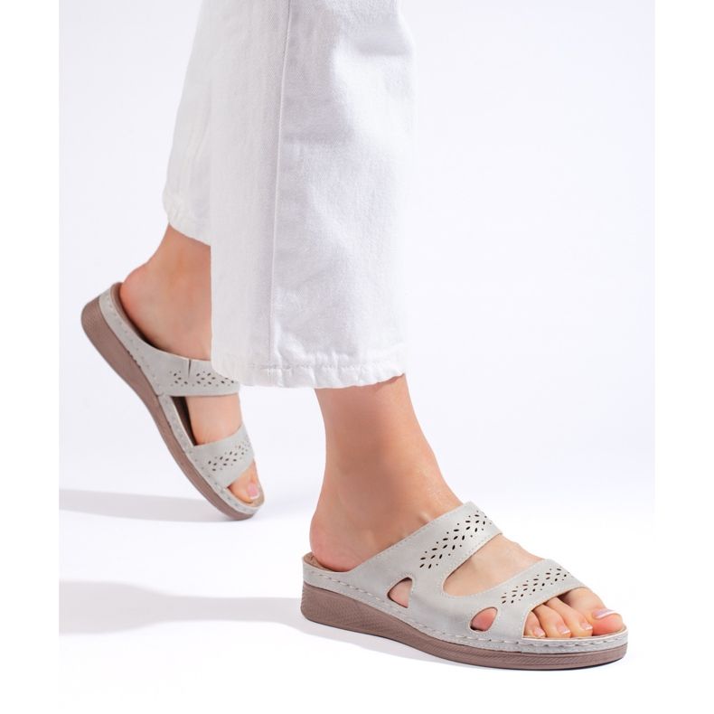 Mukavat harmaat naisten varvastossut 1