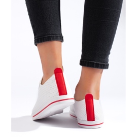 Valkoiset naisten tennarit punaisilla nauhoilla valkoinen 1