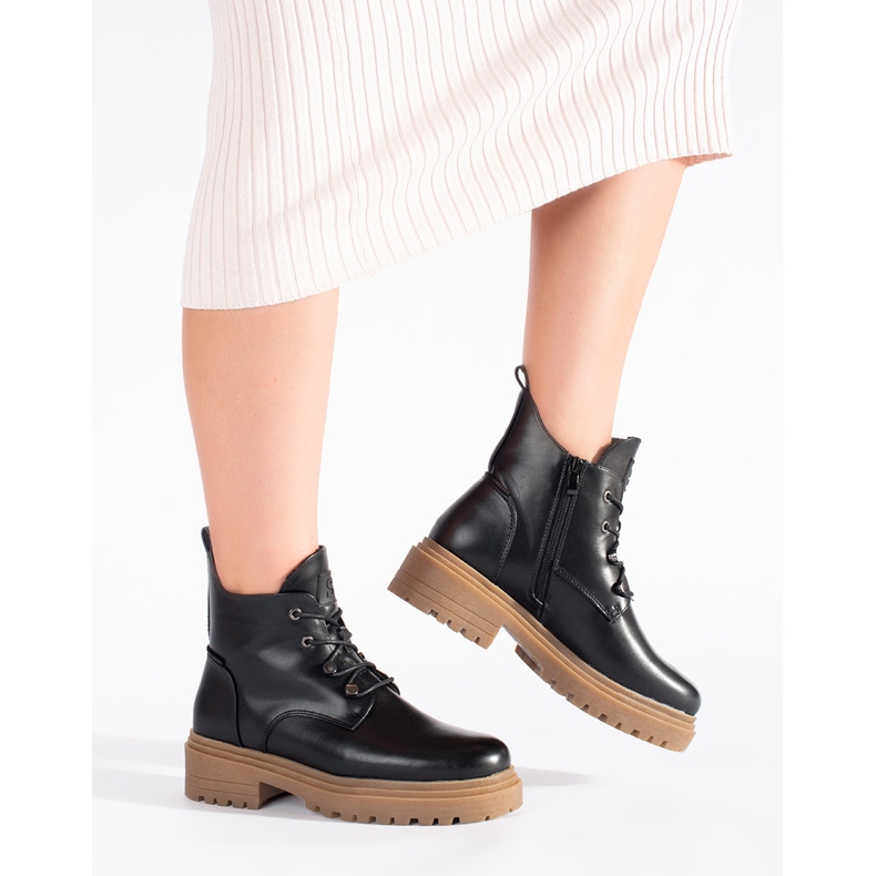 Sergio Leonen mustat nauhalliset nilkkurit beigellä pohjalla 1