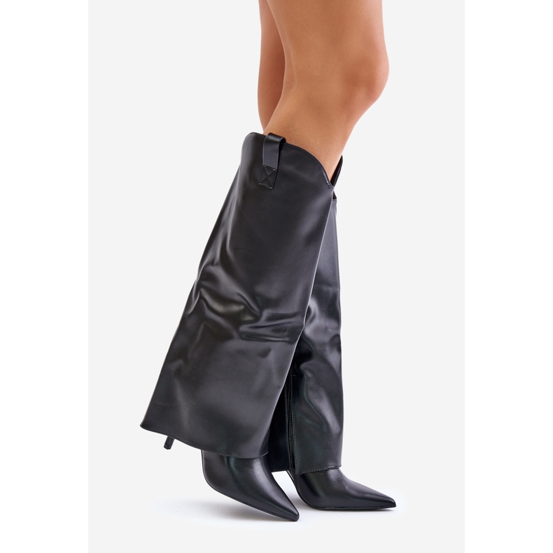 Mustat Bellinnan korkokengät käännetyllä varrella 1