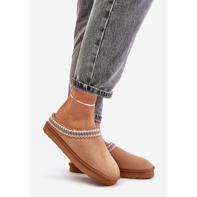 Mukavat naisten kotikengät tossut, joissa on kirjonta Inblu FX000021 Camel beige 1