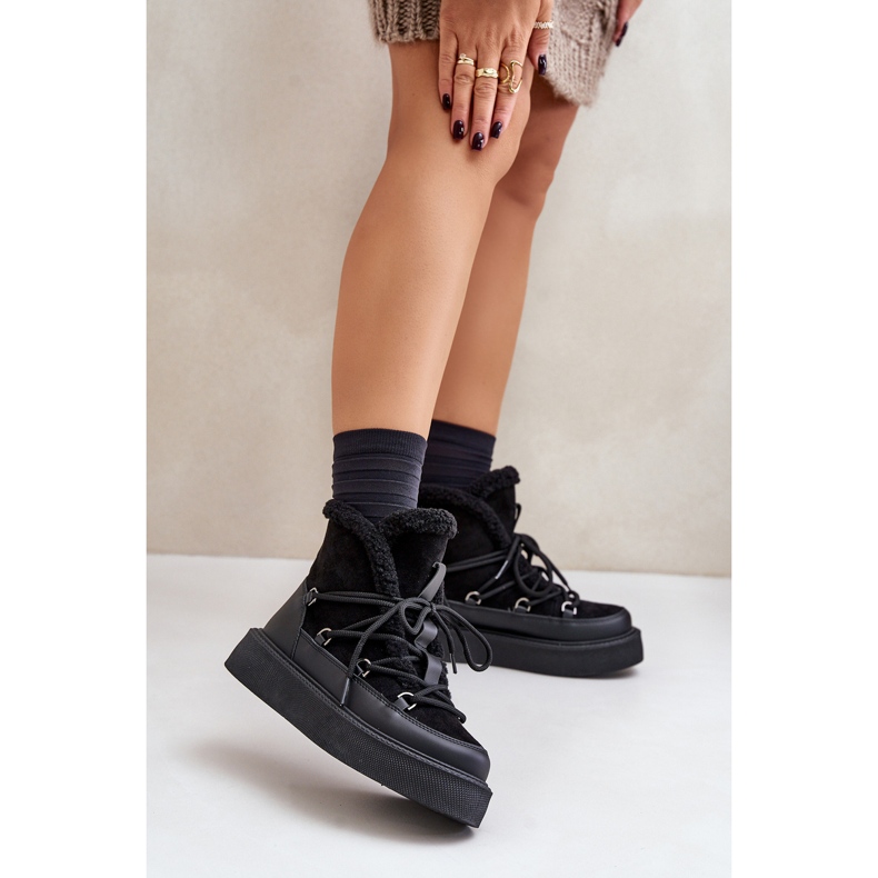 Mustat Tamidran lumisaappaat alustalla 2