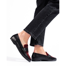 Mustat ja viininpunaiset matalat saappaat turkisella 1