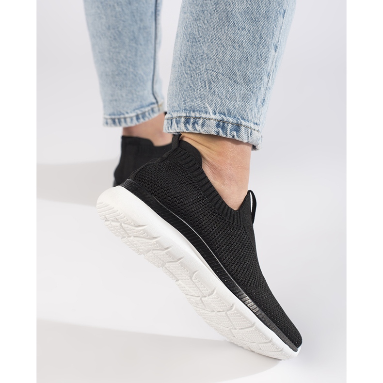 Mustat slip-on urheilukengät 2