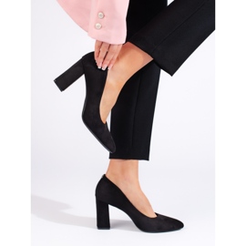 Sergio Leonen mustat mokkanahkapumput paksulla kantapäällä 2