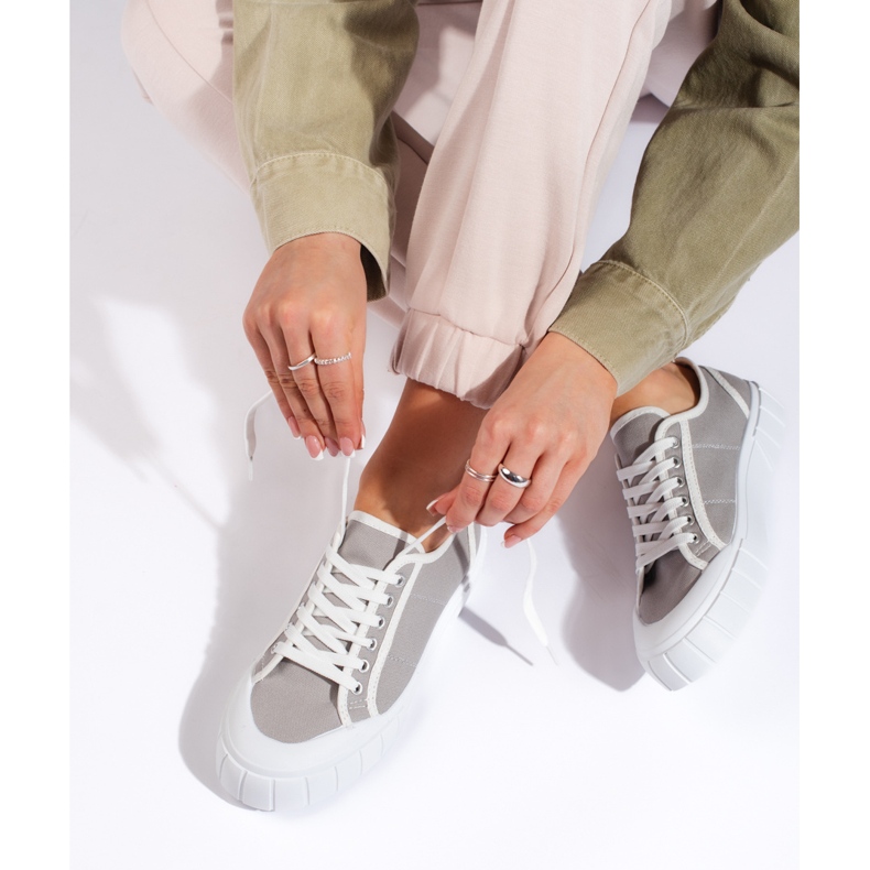 Mukavat naisten harmaat lenkkarit 1