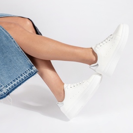 Lavalla valkoiset lenkkarit valkoinen 2