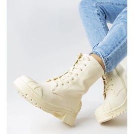 Manaran vaalea beige saappaat paksummalla pohjalla 1