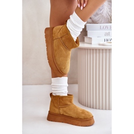 News Matalat naisten lumilaatuot lavalla, joka on eristetty kamelin turkista ruskea 4