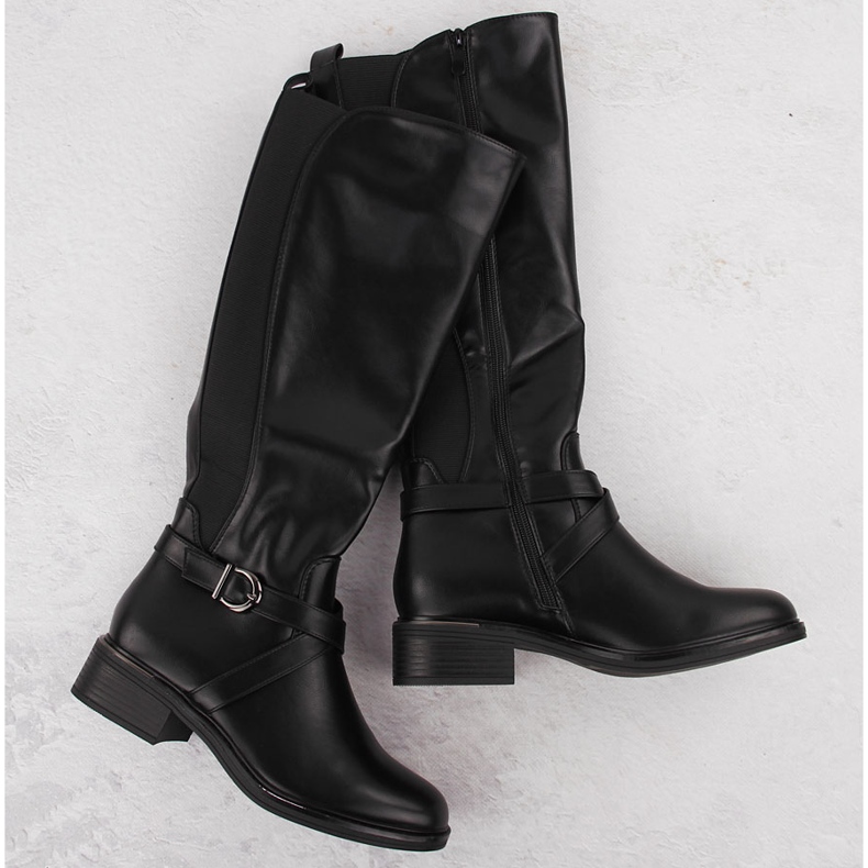 Naisten saappaat joustavalla kumilla, eristetty, musta eVento 7496 1