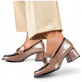 Beige patentoidut matalakorkoiset kengät, naisten korkokengät 1