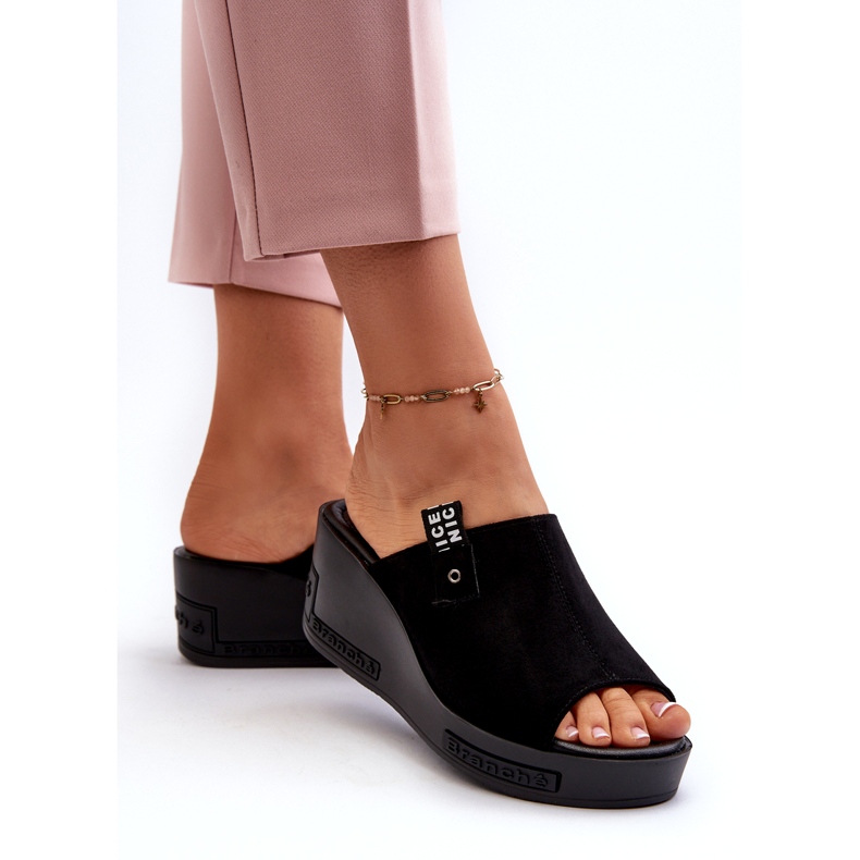 Vinceza naisten High Wedge -varvastossut, musta 2