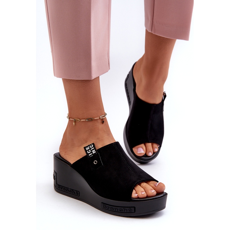 Vinceza naisten High Wedge -varvastossut, musta 1