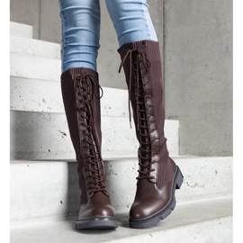 Veradin ruskeat slip-on saappaat joustavalla päällyksellä 1