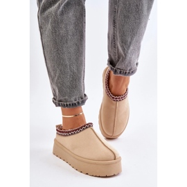 Naisten matalalumiset saappaat, joissa on kirjonta vaaleabeigellä Narirya-tasolla 2