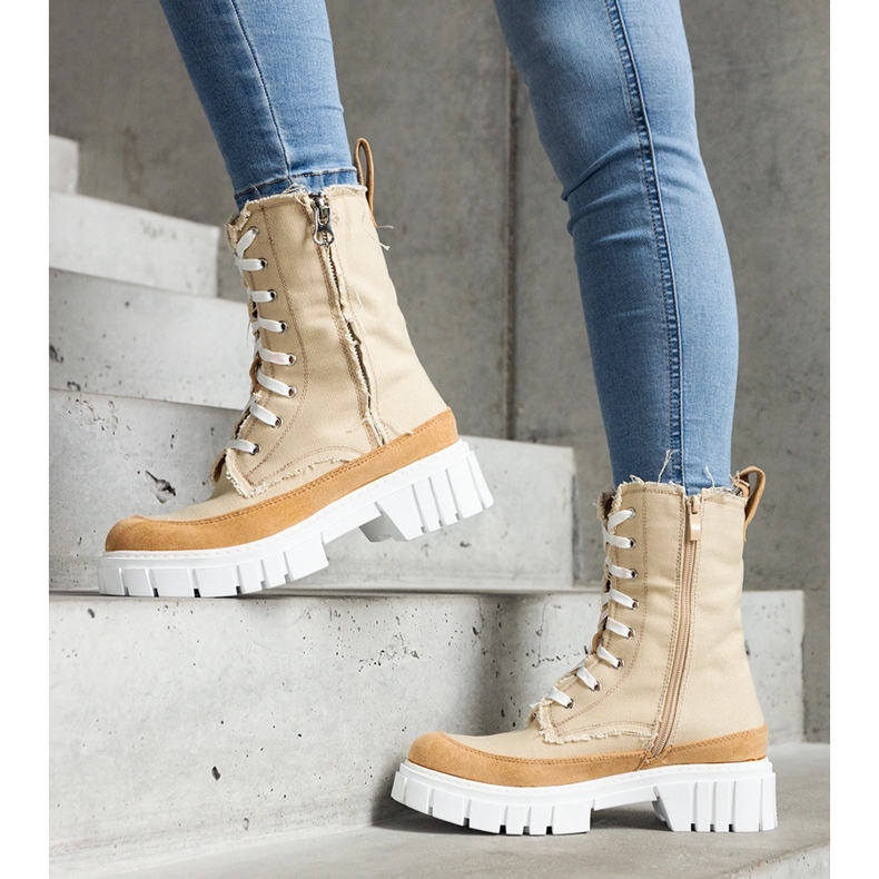 Beiget eristetyt Crispiero-saappaat 1