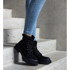 Mustat nilkkurit kiiltävillä Prairie-sisäkkeillä 1