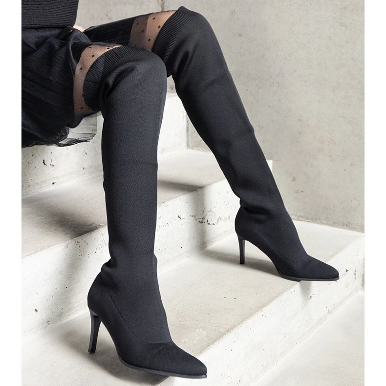 Mustat slip-on korkokengät, joissa joustava Atari-päällinen 1