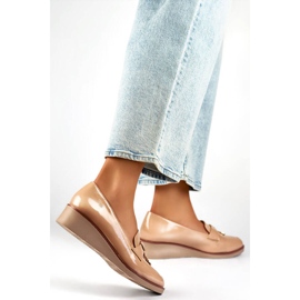 Naisten kengät, lakatut kiilalla, beige 24-58266BE 2