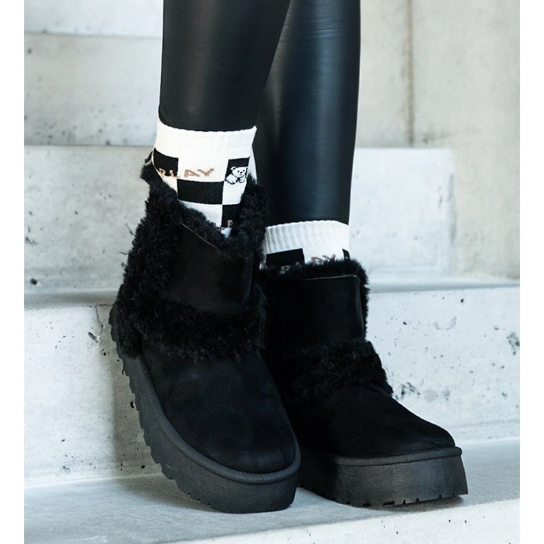 Petersin mustat eko-mokkanahkaiset lumisaappaat, joissa on turkista koristelu 1