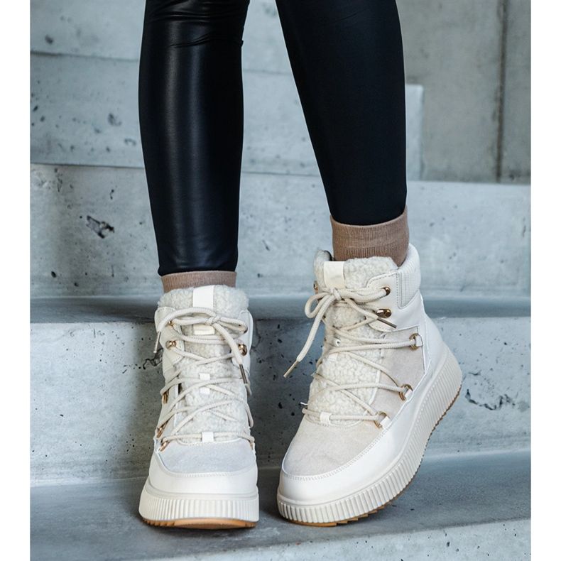 Vaalean beigenväriset nilkkurit, joissa paksumpi pohja, Rosemarie 1