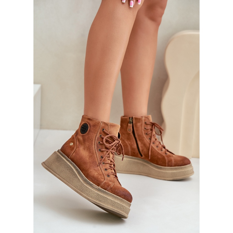 Mokkanahkaiset nilkkurit massiivisella alustalla Maciejka 06309-29 ruskea 2