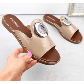 M.Daszyński W SAN34 beige patenttitossut 2