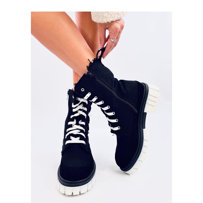 Canvas-nilkkurit mustalla suojalla 1