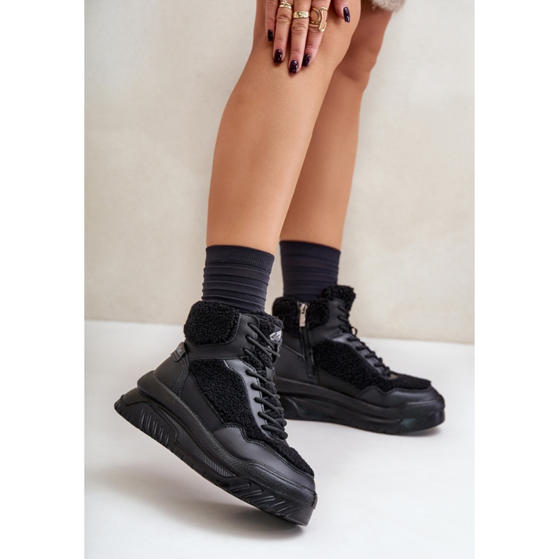 Lee Cooper LCJ-24-47-3145 mustat urheilukengät 1