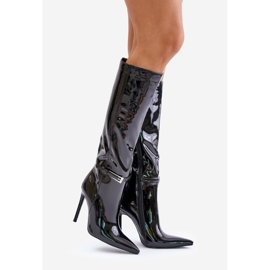 Malli C-334 Mustat saappaat 1