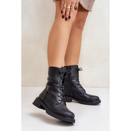 Workers Malli 24BT35-7863 Musta 1