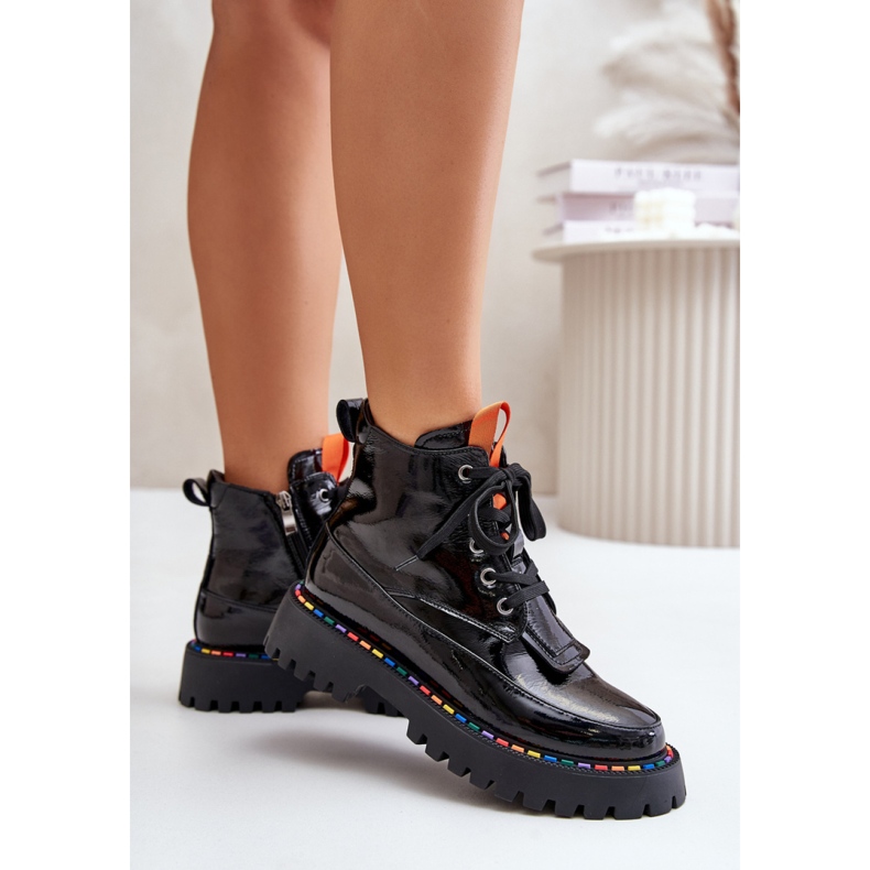 Workers Malli 24BT04-8134 Musta 1