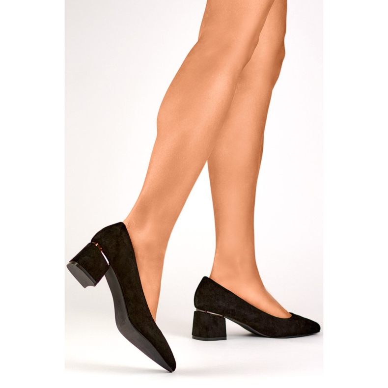 Pumput Malli XR-103B-B Musta 1