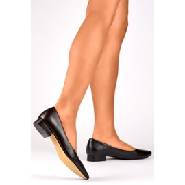 Pumput Malli DO-104B Musta 1