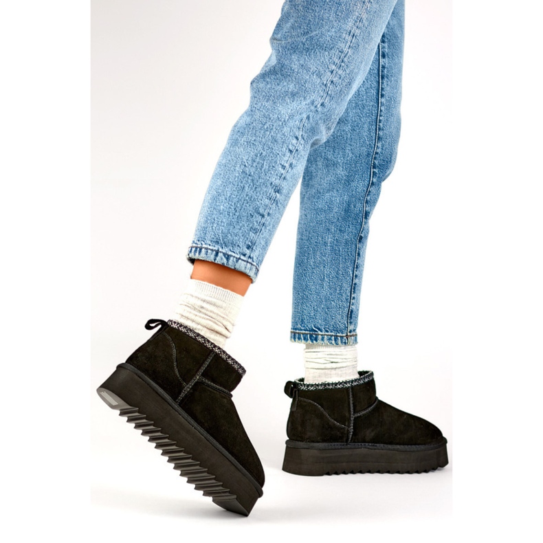 Naisten lumisaappaat eristetyt Eco-Fur YU9001B, musta 1