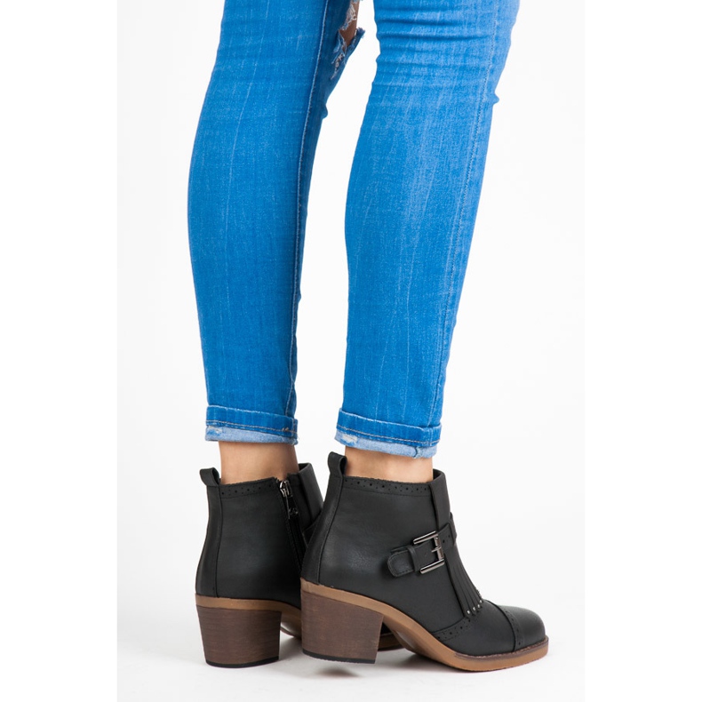 Kylie Mustat hapsuiset saappaat 1