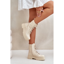 Eristetyt naiskengät beige -nastailla 3