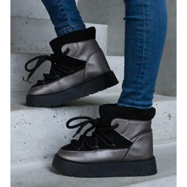 Mustat naisten alustalumisaappaat turkisvuorella 1